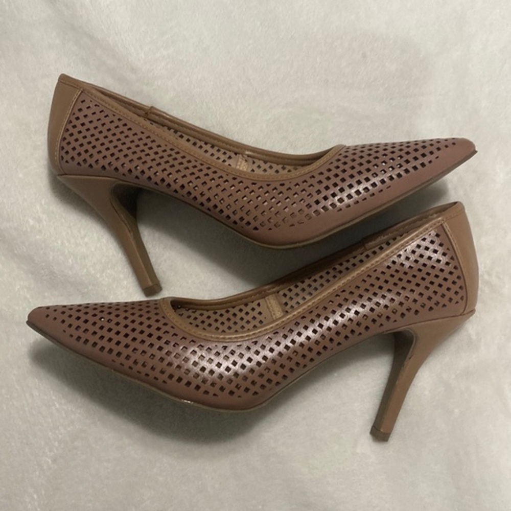 🆕 NWOT Cato tan heels